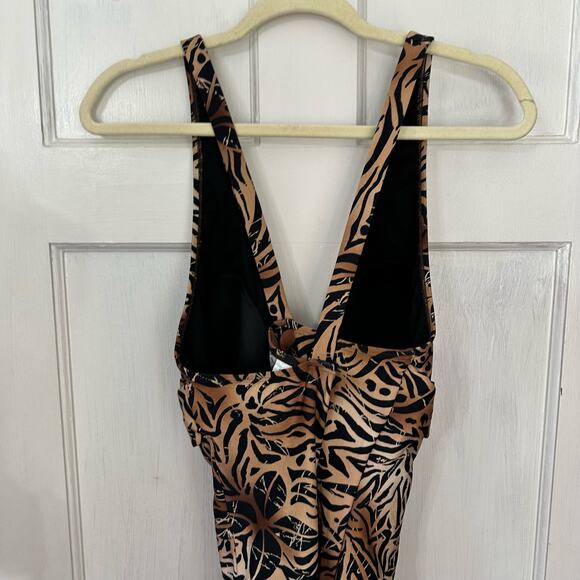 Speedo Leopard Print Halter Style One Piece Swimsuit Wrap Twist Front Womens 18 - Picture 9 of 13